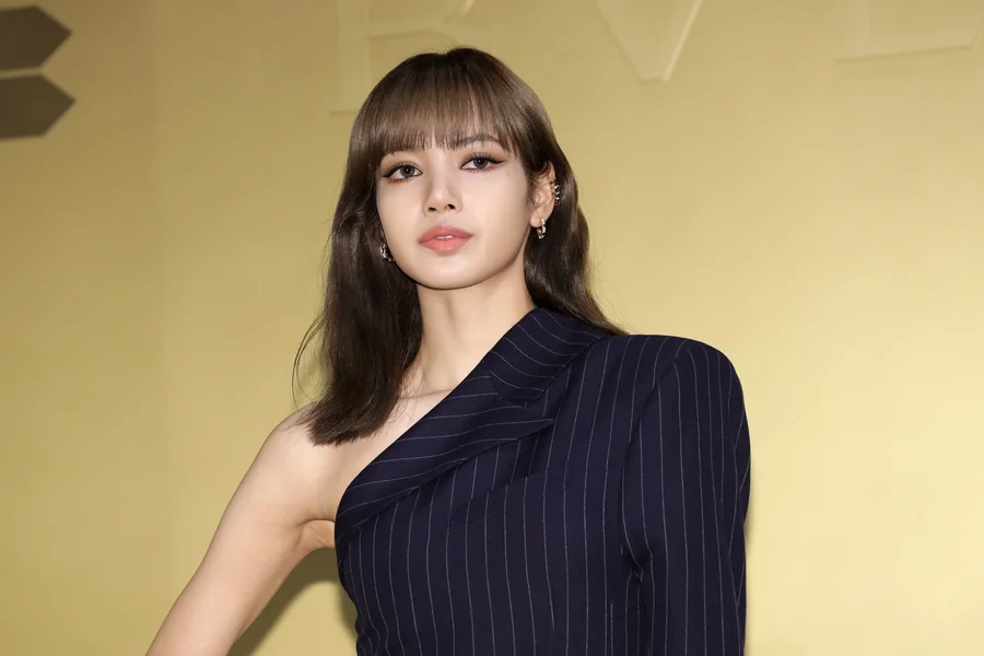 Lalisa Manoban Height